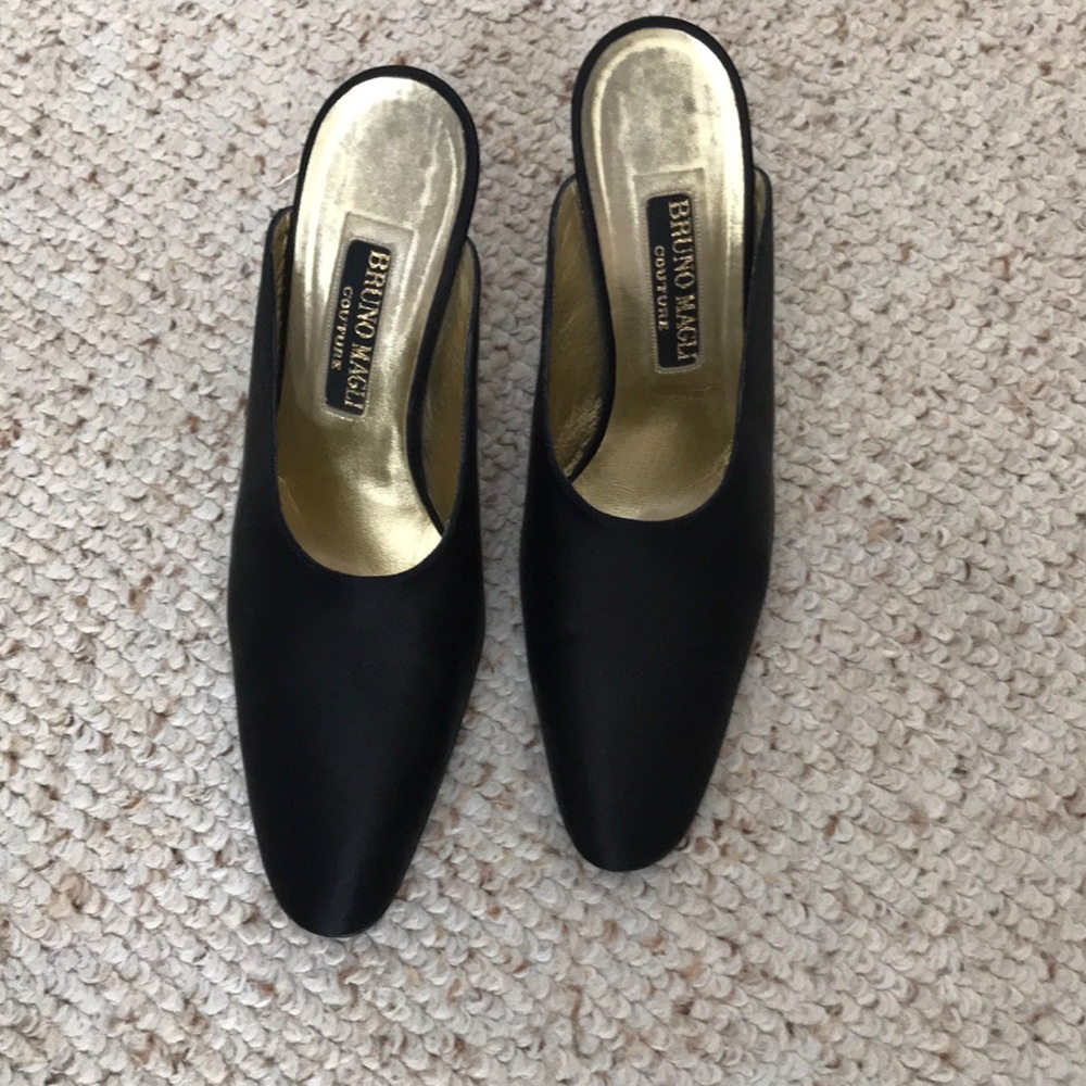 Bruno Magli women’s black shoes
